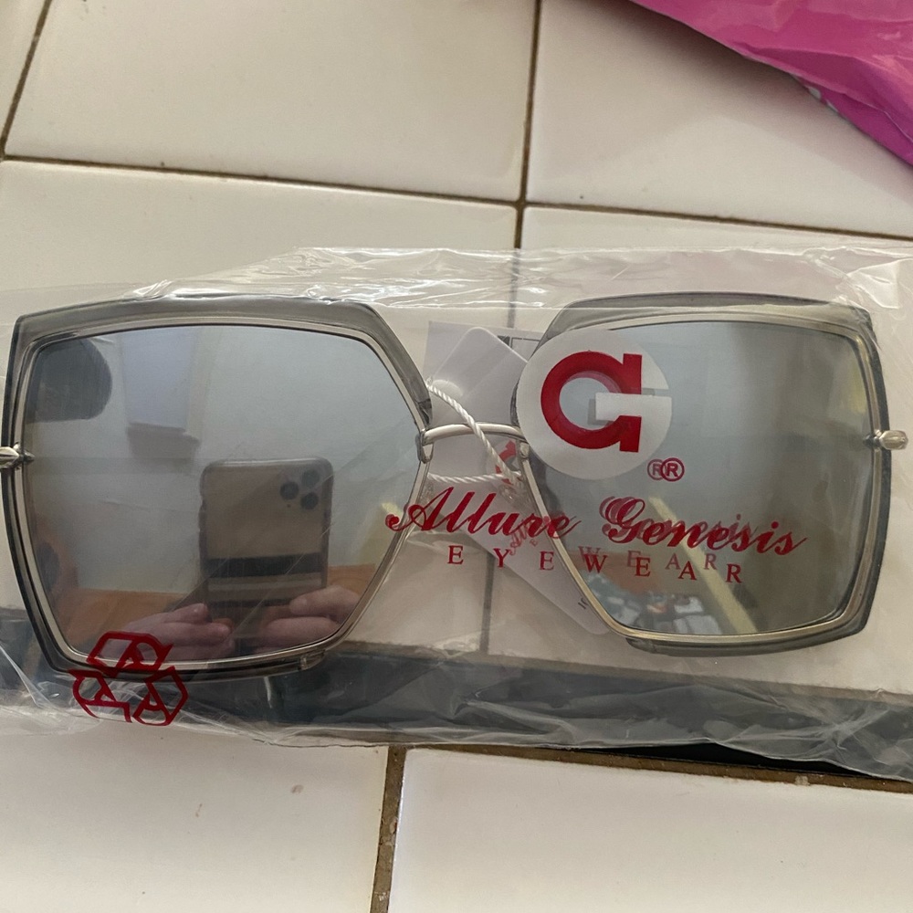NWT sunglasses